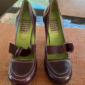 Harlot size 38 leather burgundy/purple like new